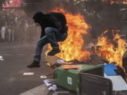 У Француској скоро 8.000 приведених током протеста средњошколаца