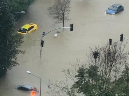 Истанбул под водом: Затворене школе, грађанима поручено да остану код куће