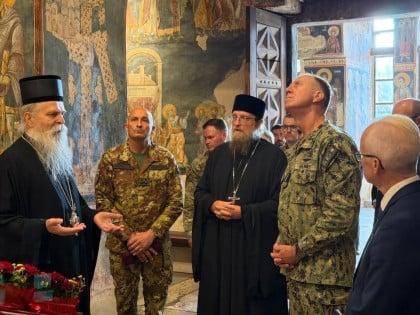 Команданти НАТО-а и Кфора посјетили Грачаницу