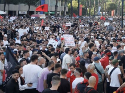 Албанија: Сукоби демонстраната и полиције настављени испред Рамине канцеларије