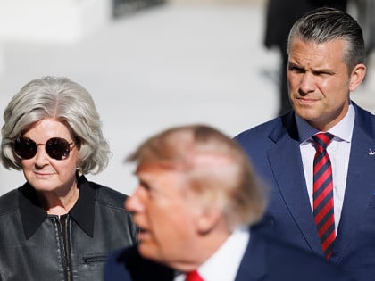 Donald Tramp: Izmišljene priče o smjeni Suzi Vajls