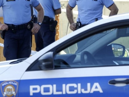 Четири особе ухапшене због говора мржње, полиција трага за још 15