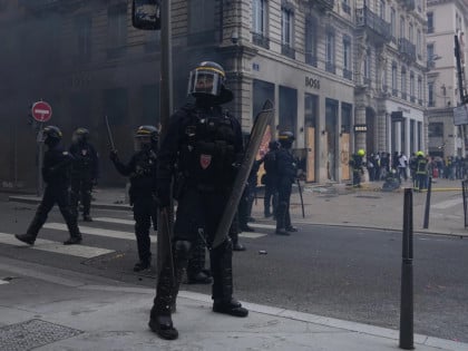 Francuska: Sukobi demonstranata i policije tokom današnjih protesta u Parizu i Lionu