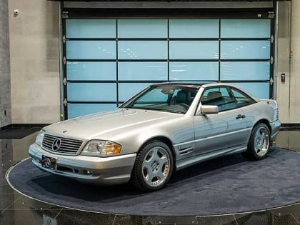 Mercedes SL74 из 1997. године: V12 звијер продатa за готово 450.000 долара