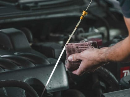 Zašto moderni automobili više nemaju šipku za mjerenje ulja