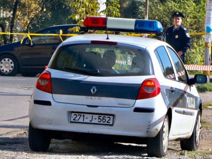 Велика полицијска акција у Тузли: Ухапшено осам особа због покушаја убиства