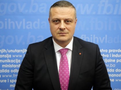Војин Мијатовић разријешен дужности федералног министра