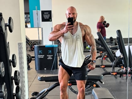 Бодибилдер преминуо након што се срушио на бини на свој рођендан