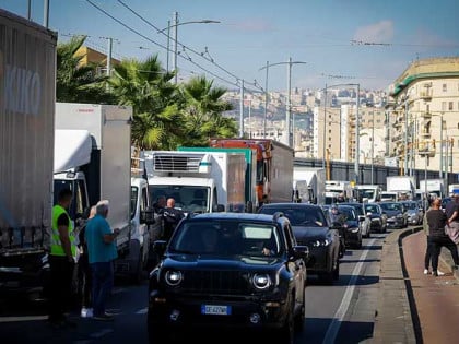 Протести камионџија паралишу јужну Италију: Цијене горива изазвале хаос и несташице