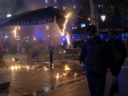 Ухапшено више од 100 особа након насилних протеста у Барселони