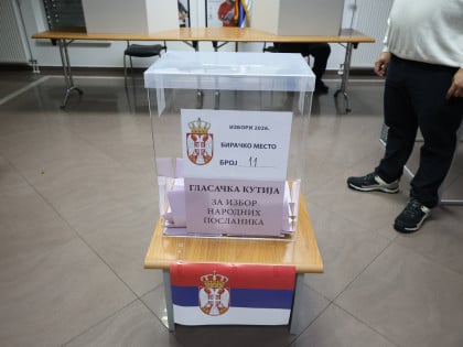 UŽIVO Srbija bira: Gužve od početka glasanja