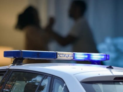Tukao bivšu ženu, davio tasta, taštu bacio na pod