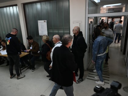 УЖИВО Србија бира: Излазност до 17 часова 60,9 одсто, 200 пријава изборних неправилности