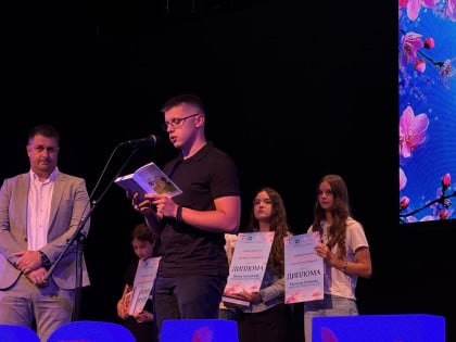 Talentovani mladi pjesnik Lazar Tandarić poezijom spojio Srbac i Gradišku