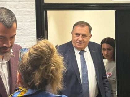 Dodik u štabu SNS-a u Beogradu