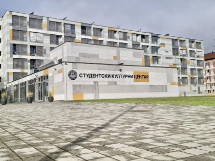 Изложба „Огледања 2026“ у СКЦ УНИБЛ : Сусрет визуелне умјетности и филозофије у Бањалуци