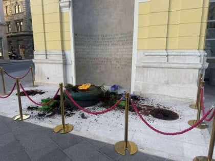 Devastiran spomenik Vječne vatre u Sarajevu