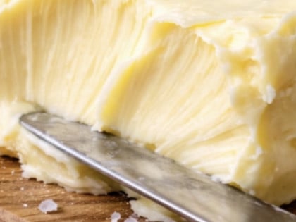 Ово је сјајан рецепт за домаћи биљни маслац
