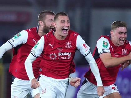 Arsenal eliminisan iz Liga kupa, četvoroligaš slavio nakon penala