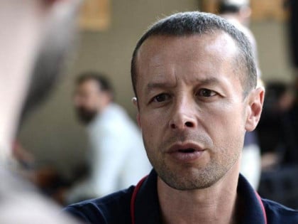 Емотивна исповијест! Познати пјевач отворио душу о депресији, губитку породице и усамљености