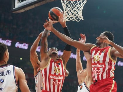 Moneke: Najbolje ikada, Navaro: Junak Vajler Beb